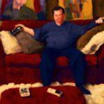 Досуг - Person sitting on couch surrounded